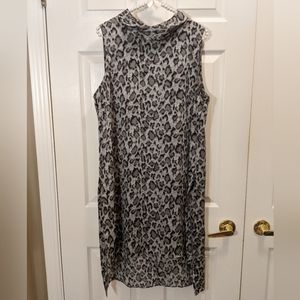Vince Camuto Leopard Print Cowl Neck Closed, High-Low Duster. Size Large.